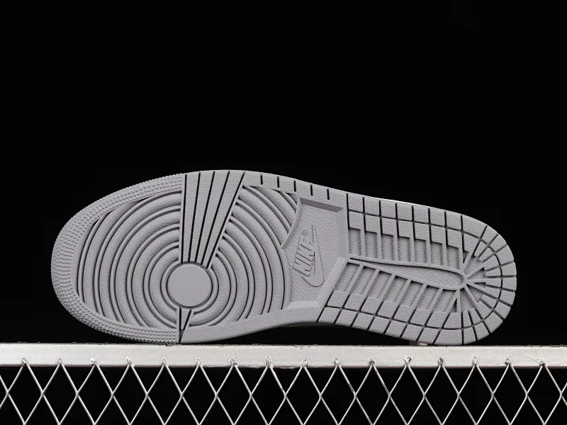All categories Air Jordan Jordan series basketball shoes Air Jordan 1 High foreign trade version Air Jordan 1 High OG "Stealth" AJ1 Joe 1 white gray 555088-037